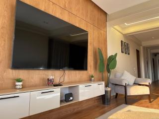 Nile-view 3BR in Zamalek Balcony & Smart TV - 7