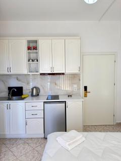 Eleni Guest House - 8