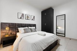 Glasshouse Retreat - 1