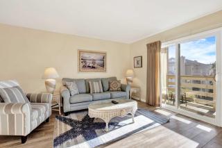 Lighthouse Point Rental 8B - 1