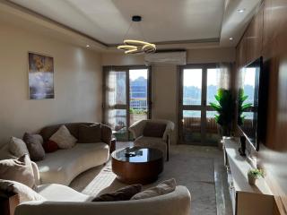 Nile-front 3BR on Abu El-Feda Balcony & Wi-Fi - 0