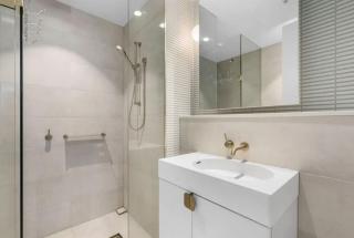 Puddings Home Stunning City Views Luxury 3BR Box Hill Skyone - 1