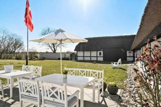 Restored Farmhouse Near Kattegat With Large Garden - Hadsund - 0