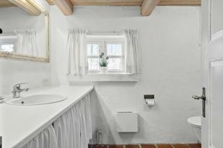 Restored Farmhouse Near Kattegat With Large Garden - Hadsund - 1
