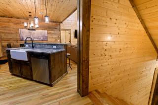 Low Rider Lodge - Backs to Pine Forest and ATV Trail Access from Driveway - 4