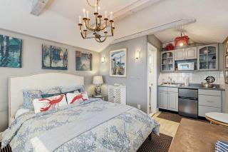 Cute Cape Cottage - 2