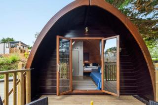 Lakeside Nest - Short Stays UK - 0