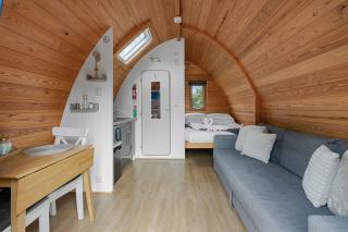 Lakeside Nest - Short Stays UK - 8