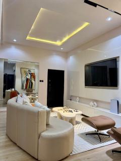 Tastefully furnished 2 bed Apartment in Lekki - 2