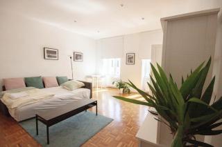 Bright Apartment near Naschmarkt & City Center - 1