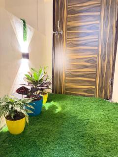 The Hidden Gem in janakpuri- A Luxurious Cozy Private Apartment - 5