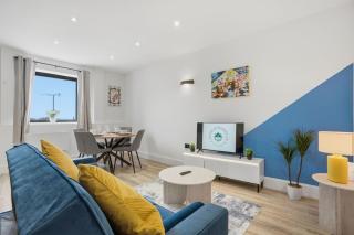 City Centre FREE Parking contractors families sleeps 5 - 0