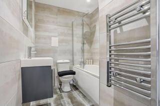 City Centre FREE Parking contractors families sleeps 5 - 6