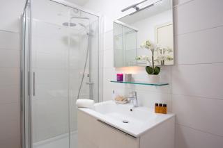 Wonderful and well Positioned Villa - 4