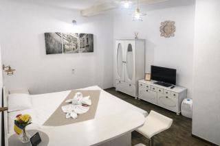 FLH - Chic Studio in Old Town - 9