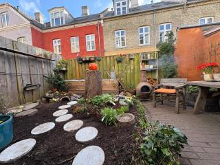 Cozy City Center Chambers with Kitchen and Garden - 6