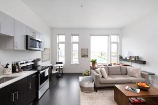 Modern Luxury 1BR Apt with Rooftop, Gym, and Parking - 4