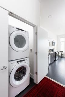 Modern Luxury 1BR Apt with Rooftop, Gym, and Parking - 1