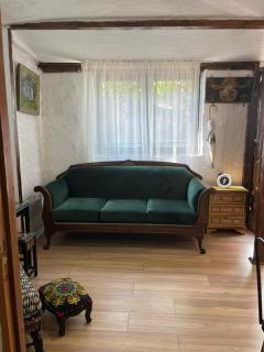 Cozy Vintage Brick Apartment - 3