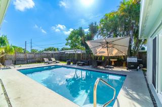 Private Pool Outdoor Shower Arcade games - 9