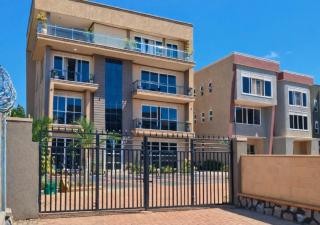 Serengeti Studio & One Bedroom Apartments with Housekeeping, Free Parking, Wi-Fi, Lake and Airport Proximity - 1