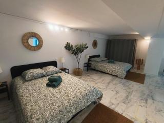 Rare! spacieux loft de 6 couchages, accès direct Monaco - 4