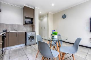 Work & Relax with Fast WiFi ,Garden View, Pool - 3