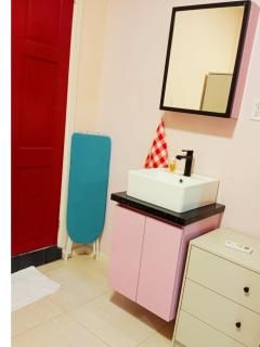 Spacious 1-BR Studio with Fast WIFI l Work-Friendly Stay - 1