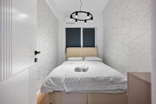 Central 4BR Apartment - Sleeps 12 - Luxury Stay - 1