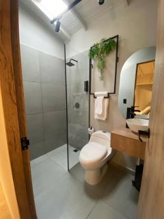 Boro House 6BR 4Jacuzzis in Laureles Medellin - 1