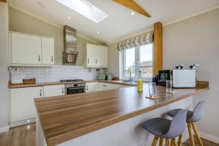 Primrose 2 bed-No Pets-Daisy - 2