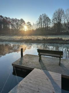 Minimalist Design Cabin mit See- und Wiesenzugang - 4