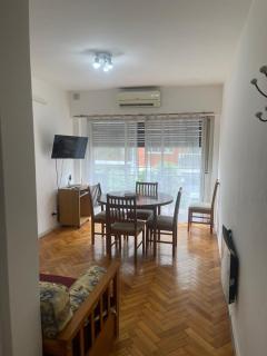 Departamento para 4 muy luminoso con balcon - 0