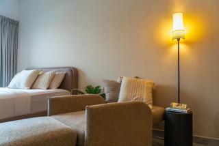 Stylish Stay Near Airport & Yas Island - 8