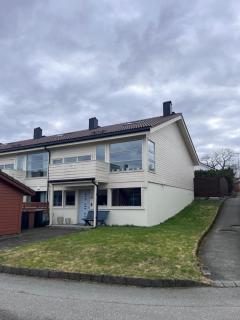 2 minute walk from ONS exhibiton area - 9