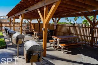 Beach Access Condo - Pool - Hot Tub with BBQ - 2