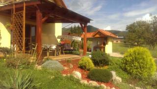 Chata Kašná Hôrka v blízkosti jazera Tajch, Nová Baňa - 8