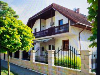 Zsolnay Apartman - 2