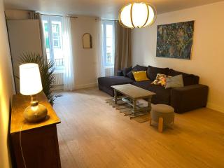 Cluny Center Large house 5 bedrooms - 7