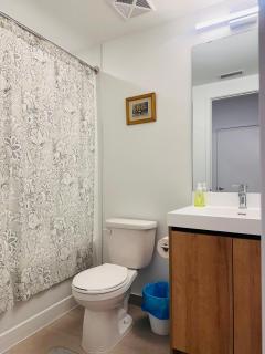 Modern & Cozy Townhouse 2 Bed 3 Bath Parking - 9