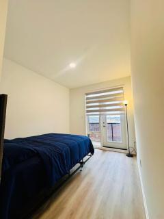 Modern & Cozy Townhouse 2 Bed 3 Bath Parking - 6