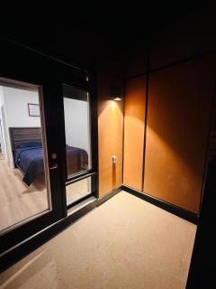 Modern & Cozy Townhouse 2 Bed 3 Bath Parking - 2