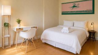 The Heights Haven, Spacious 6 Bedrooms Townhouse with Patio - 0