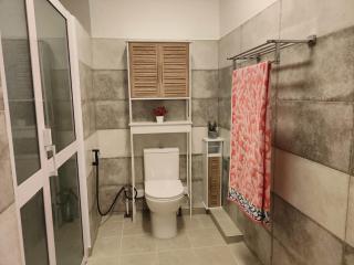 Cozy Ground-Floor At Villa Camille near the Beach - 4