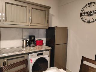 Cozy Ground-Floor At Villa Camille near the Beach - 3