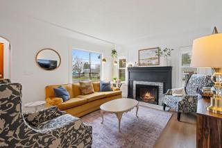 Camas Getaway Near Downtown Big Windows - 7