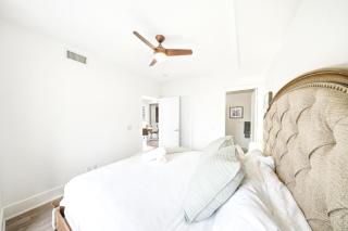 1,100 Sqft! - 2 bedroom with Views - CN Tower MTCC - 1