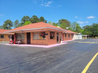 Relax Inn Daingerfield Near Mount Pleasant TX - 4