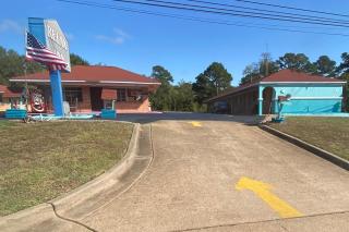 Relax Inn Daingerfield Near Mount Pleasant TX - 1