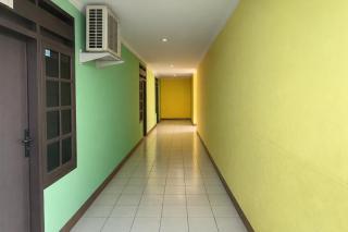 Hotel O near Plaza Pondok Gede formerly Angel Homestay - 3